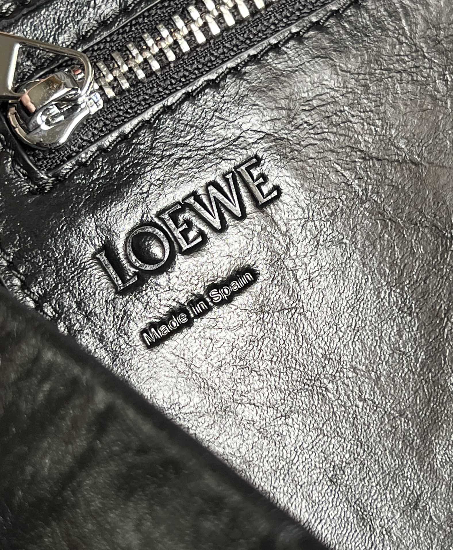 Loewe Fold Shopper in Paper Calfskin Black